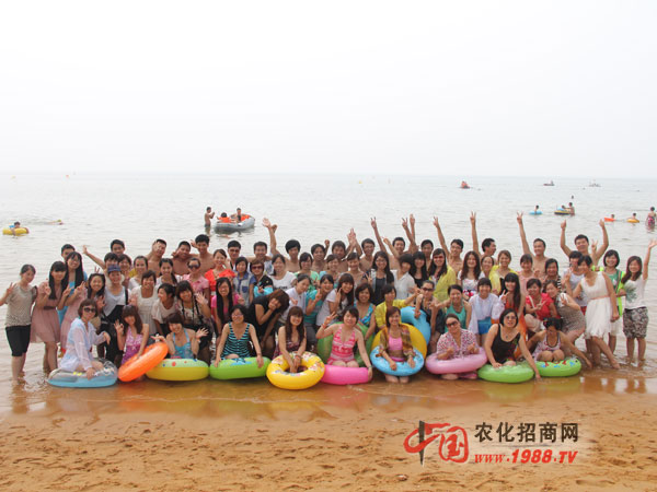 海水很咸,很冷