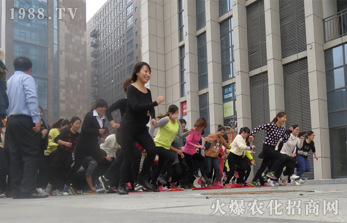 跟對人、跟對火爆——你值得追隨!