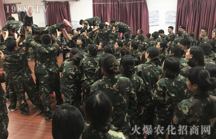 《火爆網(wǎng)2017動(dòng)能覺(jué)醒訓(xùn)練營(yíng)》培訓(xùn)總結(jié)