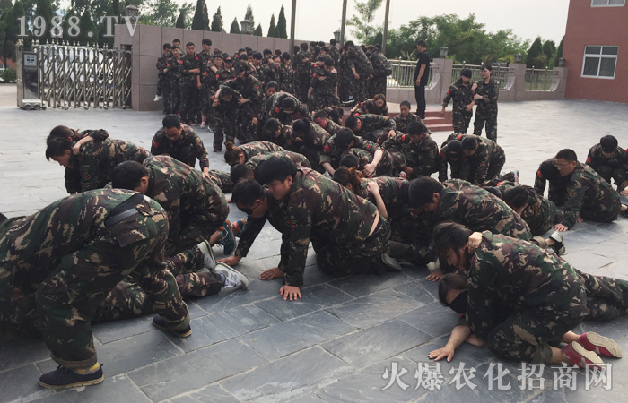 超越自我,拼搏奮斗!